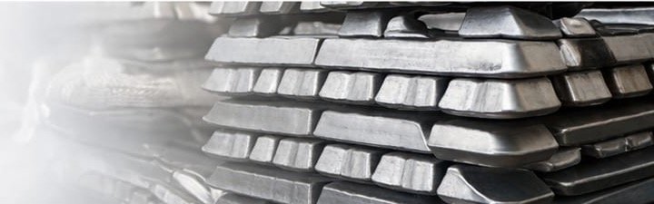 Stacked aluminium alloy ingots
